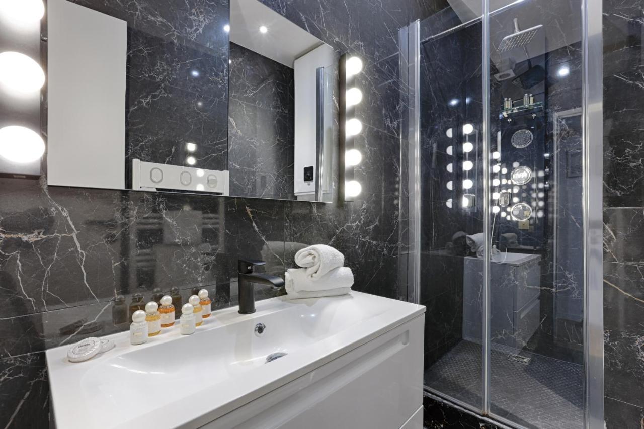 Amazing Luxury Triplex 3Br/8P - Arc De Triomphe Apartment Paris Bagian luar foto